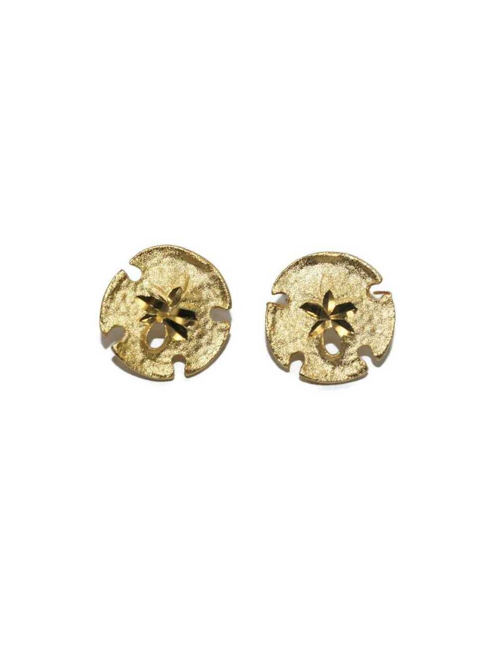 Vintage Gold Tone Sand Dollar Stud Earrings, Marked Made in USA.